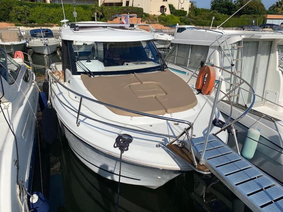 Hotel Sejour Sur Bateau De Plaisance Mandelieu Exterior foto